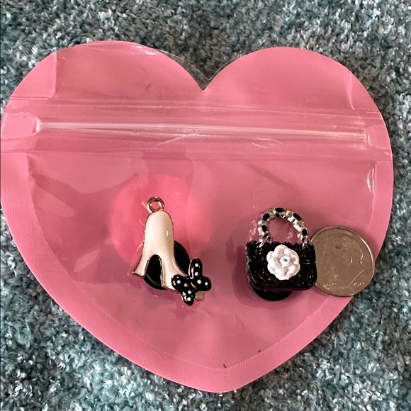 Elegant Black and White Handbag for CROCS (Charm) 2pc shoe/handbag - Picture 2 of 4